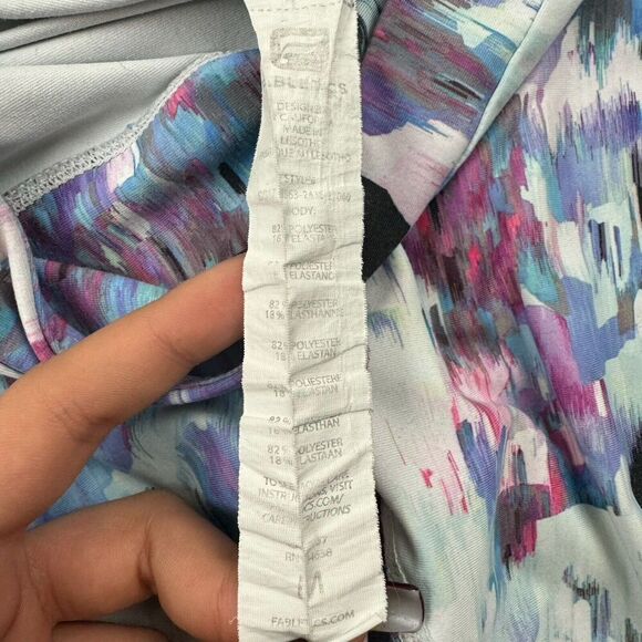 Fabletics Watercolor Multicolor Powerhold Capri Cropped Leggings Back Pocket M - Picture 3 of 5